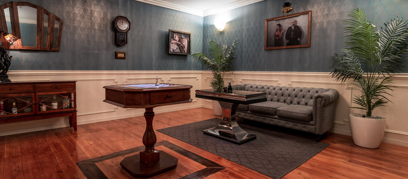 An area of the "Dame and Diamond" escape room experience.