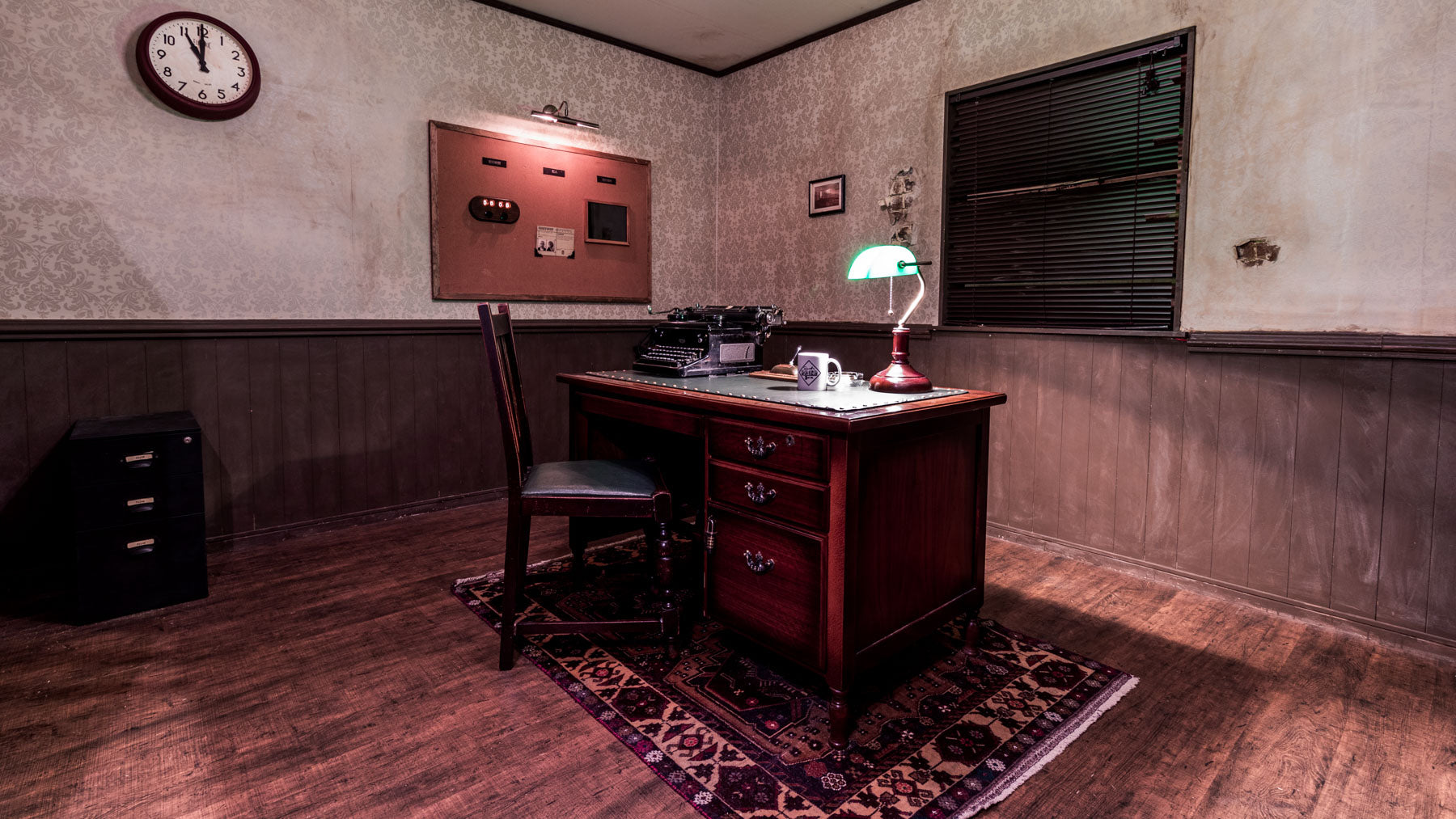 Escape From The Movie Studio Mini